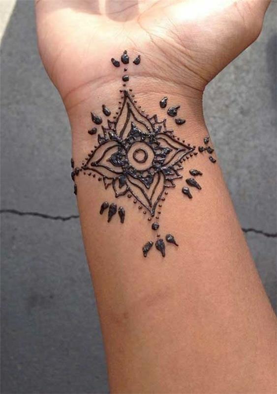 tähti motiivi henna tatuointi ideoita