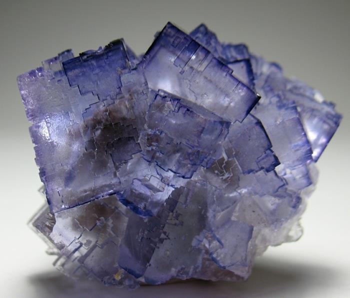 horoskooppimerkki jalokivet, jotka tarkoittavat fluorsparia, ostavat violetteja parantavia kiviä