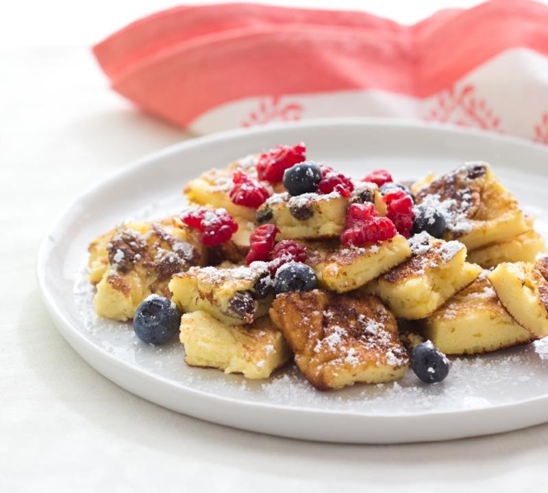 Itävalta Kaiserschmarrn reseptejä pannukakkuja maailmanlaajuisesti