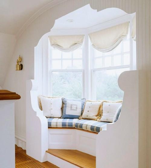 tyylikäs erkkeri valkoinen väri viileä ikkuna niche koristeluideoita
