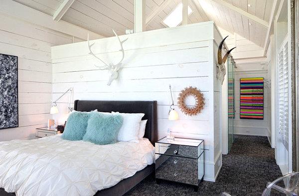 Säteilevät värit sisustusmakuuhuoneessa maalaismainen valkoinen kirkkaat värit sisustus makuuhuoneessa maalaismainen valkoinen