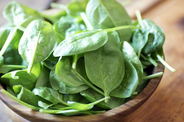 säteilevä kasvojen iho terveellinen ruoka pinaatti C -vitamiini tukee immuunitoimintaa
