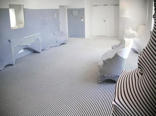 raita idea sininen valkoinen vaakasuora olohuone surrealistinen matkustaja