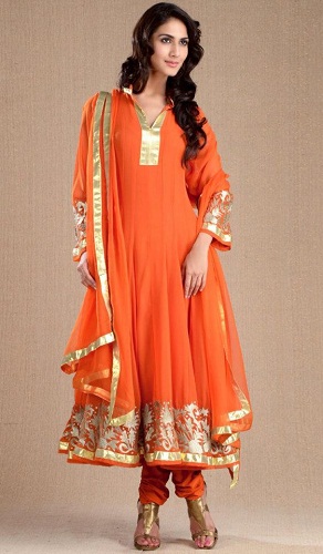 Churidaar stílusú narancssárga salwar öltöny