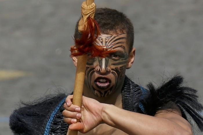 maori tatuointi nuori soturi kasvotatuointi