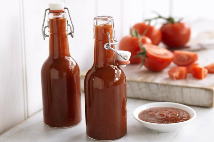 Tee oma tabasco -kastike, chilikastike jalapeno ja tomaatit