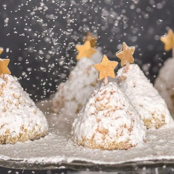 kuusia kookos macaroons joulu jälkiruoka