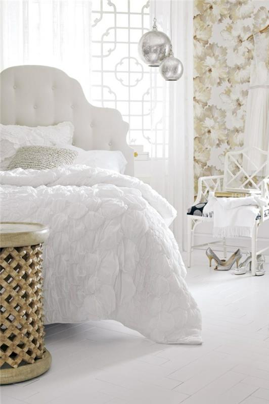 tapetti kuvio makuuhuone seinän suunnittelu kukka kuvio valkoinen vuodevaatteet