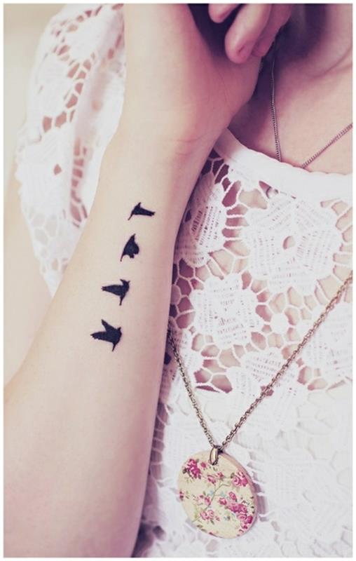 tatuointi ranneideoille linnuille