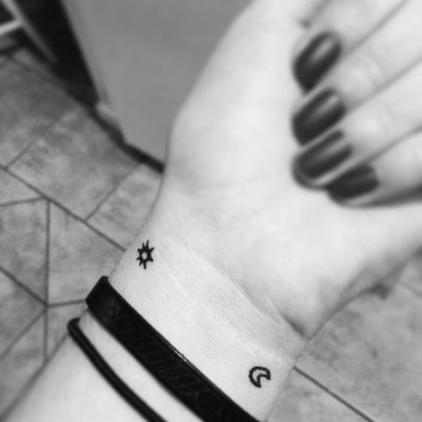 tatuointi ranneideoille aurinko kuu