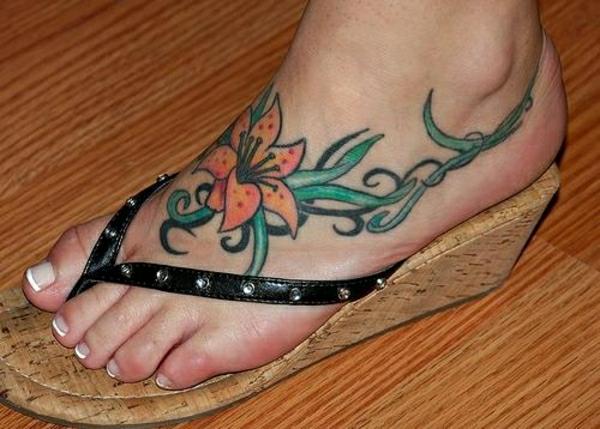 tatuointi jalka tatuoinnit suunnittelee kukkia värillisinä