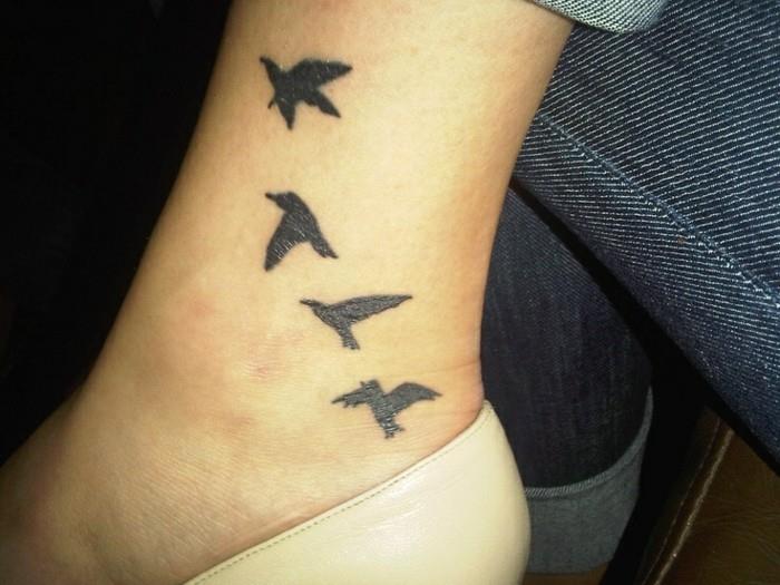 tatuointi nilkan lintuja shene näyttää hyvältä tässä kehon osassa
