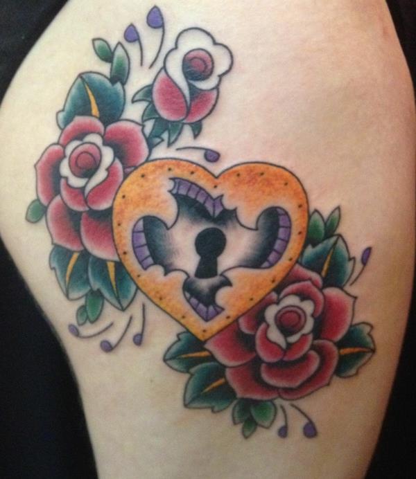 tatuointimotiivit sydänlukko käsivarsi tatuoinnit ruusut