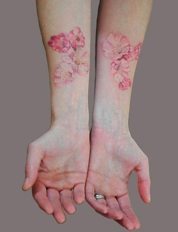 tatuointi kyynärvarren kuvia ideoita naisten kukkia
