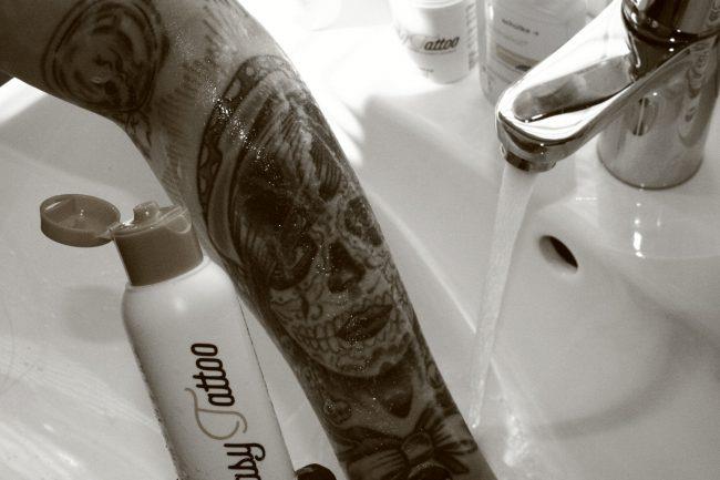 tatuoinnin pesun hoito
