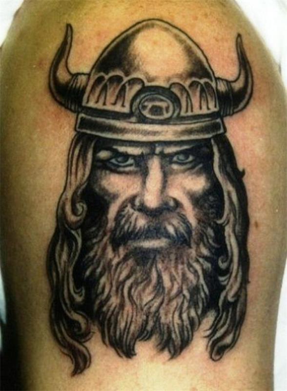 tatuoinnit miesten olkavarren viikinkitaistelijoille