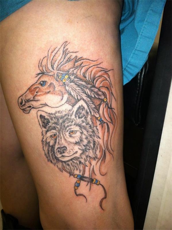 tatuointiideoita tatuointiin olkavarteen susi ja hevonen