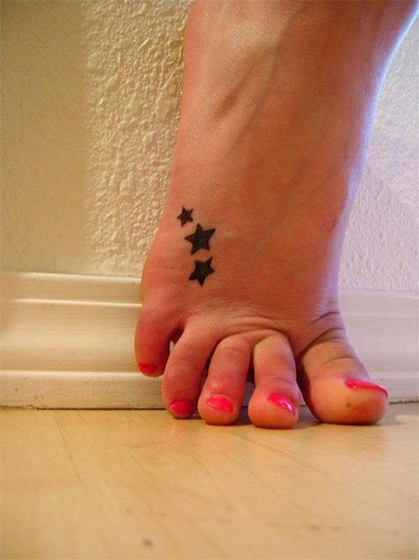 tatuoinnit kuvat tatuointi jalka tähdet