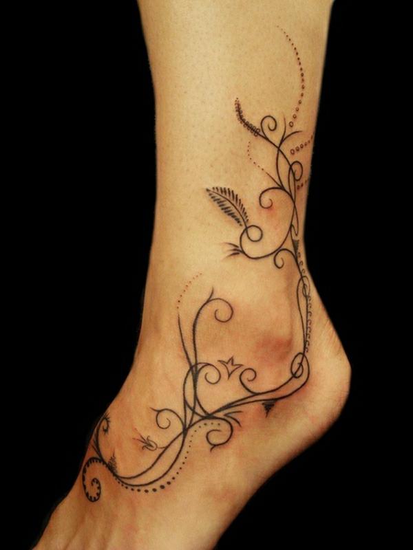 tatuoinnit kuvia tatuointi jalka kukkia