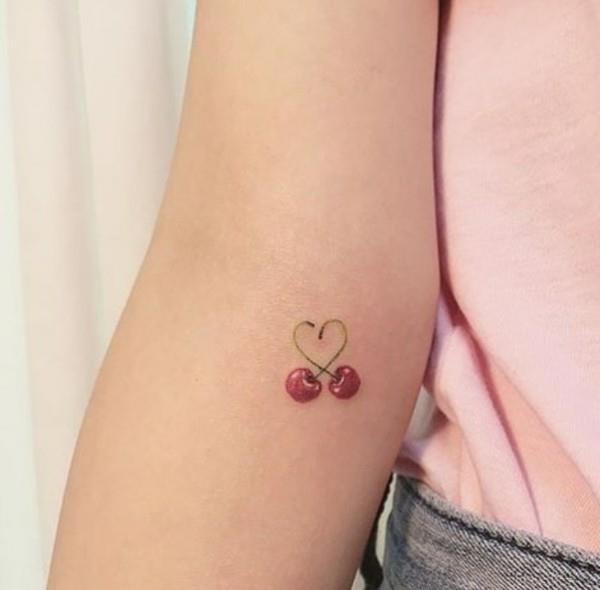 tatuoinnit naiset kirsikat käsivarsi tatuointi idea