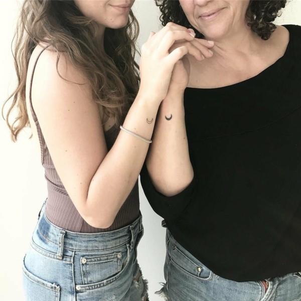 tatuoinnit naiset tytär äiti tatuointi idea puolikuu