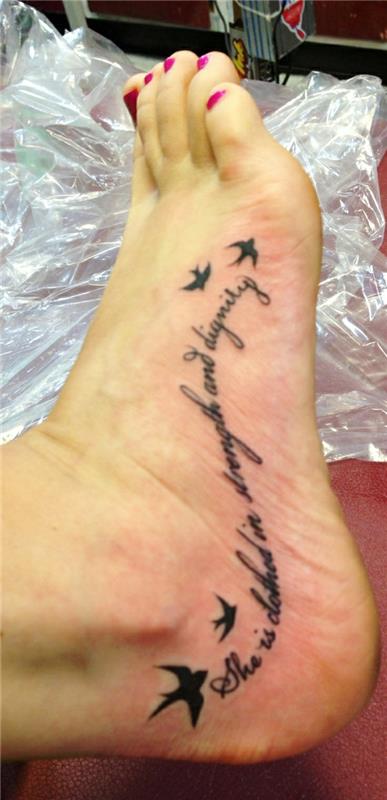 tatuoinnit sanonnat tatuointi jalka linnut