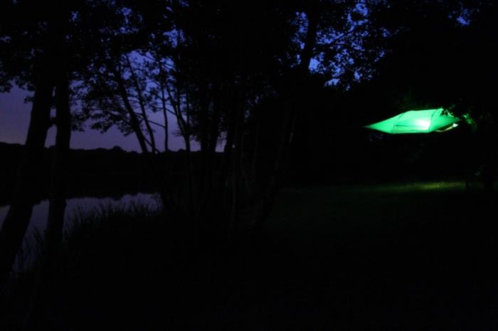 tentsile roikkuvat teltat alex shirley smith teltta yön yli