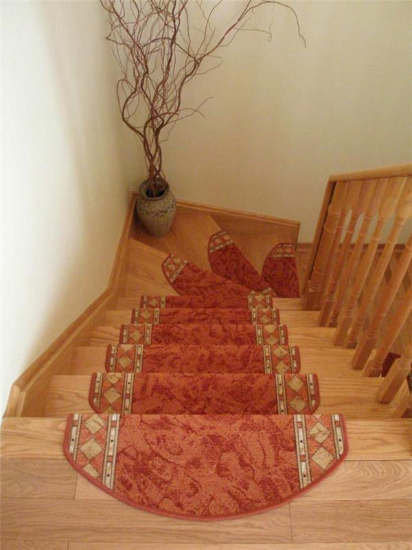 matto portaita varten puiset portaat punainen kuvio