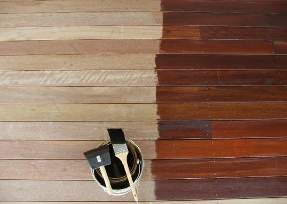 Suunnittele terassin puinen veranta -maalipinta uudelleen