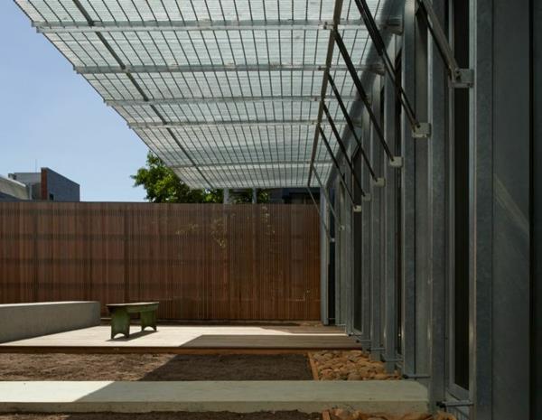 terassi katto pergola metalli puutarhakalusteet terassi yksityisyysnäyttö bambu