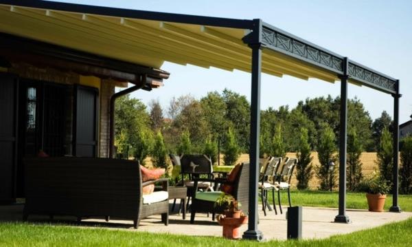 terassisuunnitteluideoita pergola -metallikatto