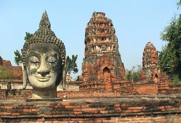 Thaimaan lomamatka ja loma Ayutthaya matkustaa Thaimaahan