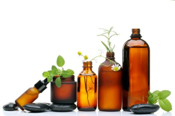 luonnonkosmetiikka -ideoita terveellisiä aromaterapian eteerisiä öljyjä
