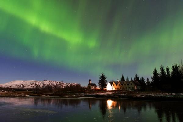 thingvellirin kansallispuisto Islanti katso revontulia