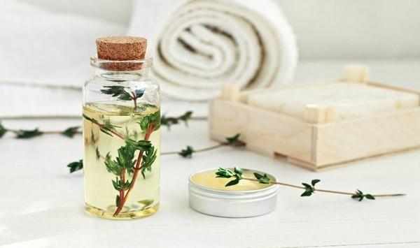 timjami -myrtti -balsamia, tee itsellesi timjamiöljyä