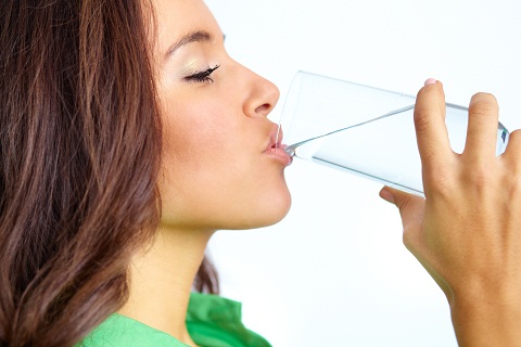 Egészséges étrend és megfelelő mennyiségű víz fogyasztása