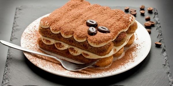 tiramisu lasisessa reseptissä kaakaojauhe kahvipavut