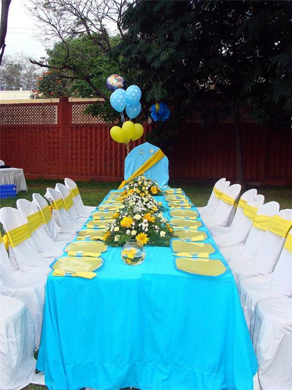 pöytä sisustus sininen sininen pöytäliina keltainen teltta kukkia