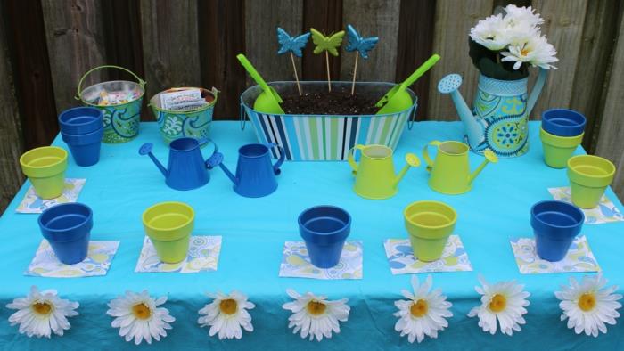 pöytäkoristeet sininen puutarhajuhlat lasten juhlat koriste -ideoita