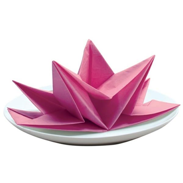 pöytäkoriste -ideat vaaleanpunainen lautasliinan taittotekniikka paperilautasliinien taitto -ohjeet