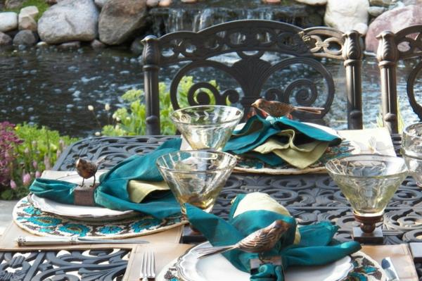 pöytäkoriste metallinen puutarhapöytä ruokapöytä tuolit puutarhakalusteet