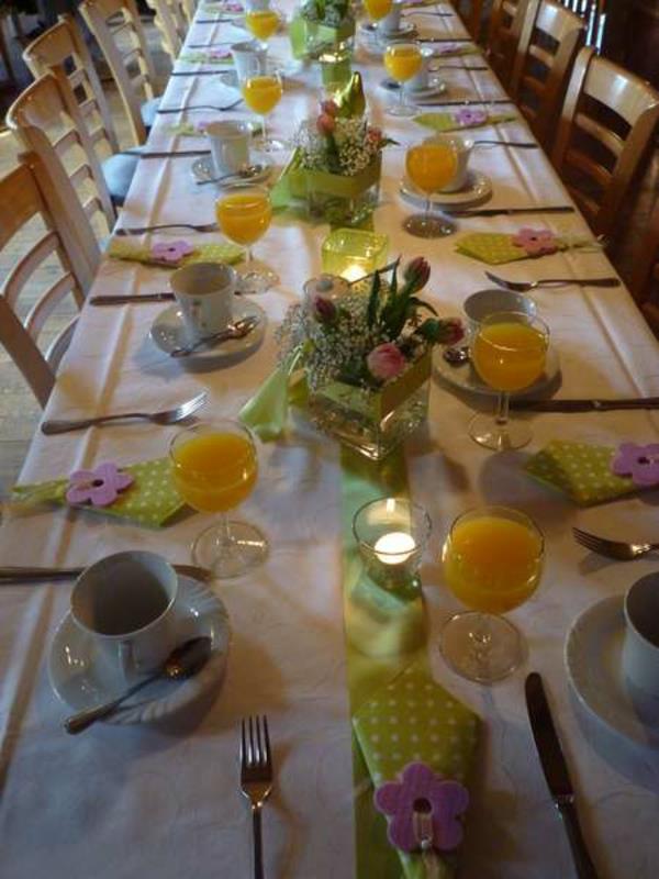 pöydän koristelu tulppaaneilla pääsiäinen koristelu tinker koristele pöytä
