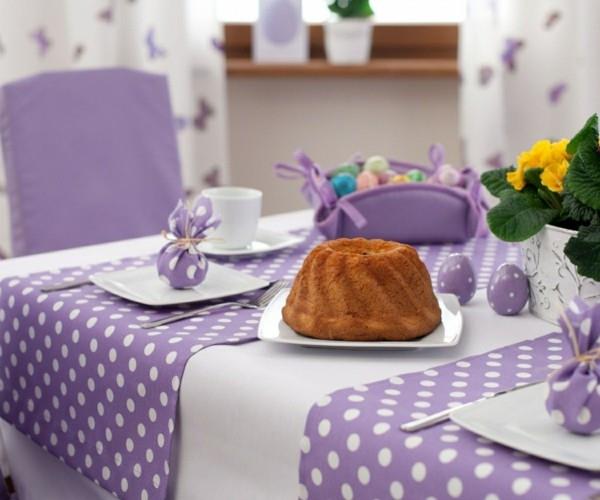 pöytäkoristeet pääsiäinen violetti aksentti pisteitä