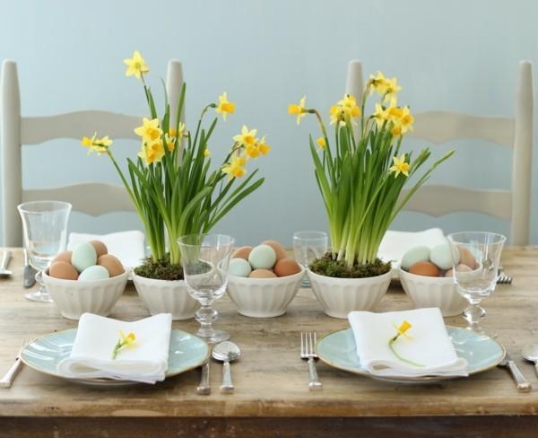 pöytäkoriste pääsiäinen yksinkertainen pöytäkoriste munat tyylikkäät astiat
