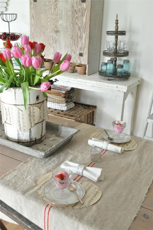 tee pöytäkoristeita itse pöytäkoristeita maalaismaisia ​​vaaleanpunaisia ​​tulppaaneja