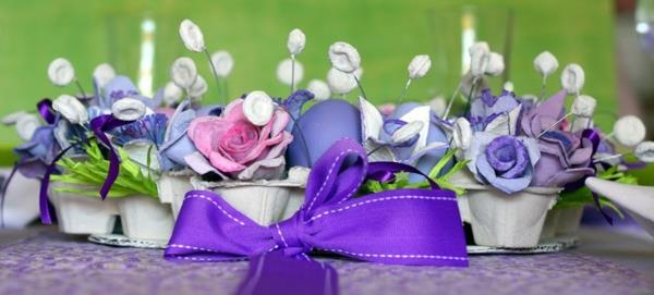 pöydän koristelu pääsiäisen violetille munille pääsiäiskoriste violetti nauha