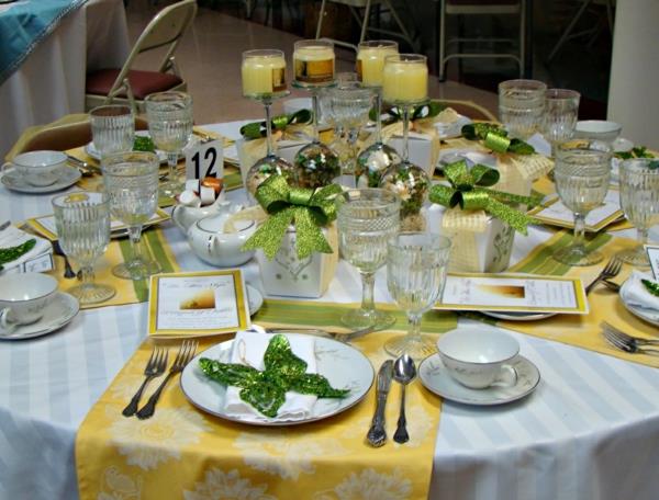 pöydän koristelu keltaisella vihreällä