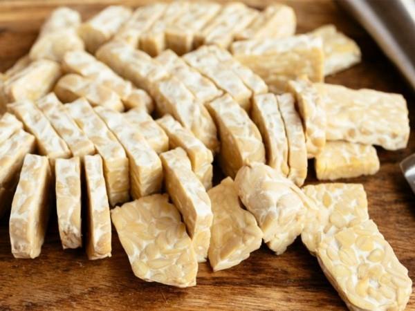 tofu -soijatuotteet kasvissyöjäproteiinilähteet