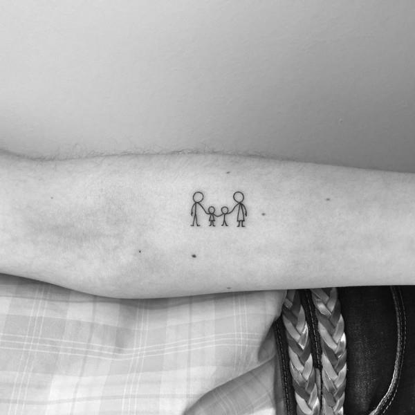 suuren perheen pienet tatuoinnit