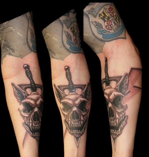 ideoita kyynärvarren tatuointi koiran kallo